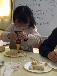 6年5組_学活_池田幸恵_お別れ会（クレープ作り）_17