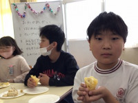 6年5組_学活_池田幸恵_お別れ会（クレープ作り）_18