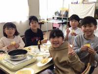 6年5組_学活_池田幸恵_お別れ会（クレープ作り）_32
